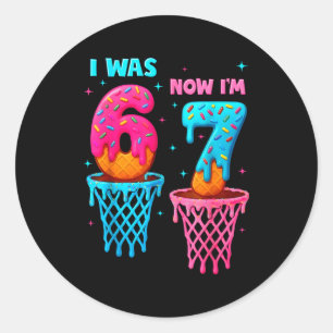Ik was 6 Nu ben ik 7 Grappig 67 Meme Ijs Drip Bas Ronde Sticker