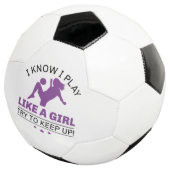 Ik weet dat ik speel als een meisje dat probeert o voetbal (Drie kwart)