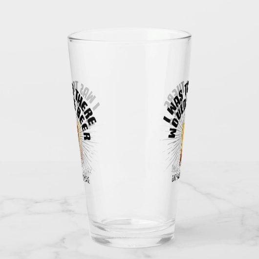 Ik werd gezegd dat er bier zou zijn. glas (Links)