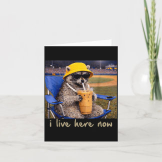 Ik woon hier Wasbeer Koffie Grappig Honkbal Softba Kaart
