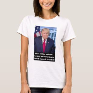 Ik word graag 's ochtends wakker en ik herinner me t-shirt