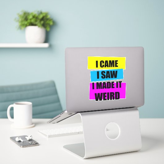 Ik zag dat ik het raar maakte. sticker (Laptop op bureau)