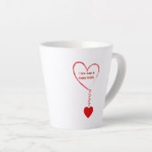Ik zag liefde in een leeg hartendesign latte mok (Rechterhoek)