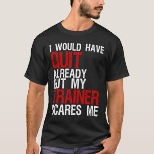Ik zou al weg zijn, maar mijn trainer geeft me aan t-shirt