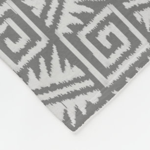 Ikat Aztec Pattern - Shades of Grey / Grey Fleece Deken