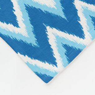 Ikat Chevron Stripes - Cobalt, Sky Blue en White Fleece Deken