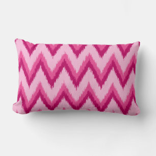 Ikat Chevron Stripes - Fuchsia and Bleek roze Kussen