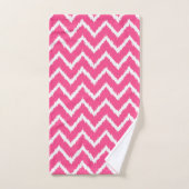 Ikat Chevrons - Profond fuchsia rose et blanc (Serviette à main)