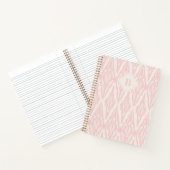 Ikat Diamond Pattern in pastelroze monogram Notitieboek (Binnen)