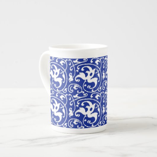 Ikat Floral Damask - Cobalt Blue en White Porselein Kop (Voorkant links)