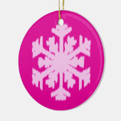 Ikat Snowflake - Fuchsia and ice roze Keramisch Ornament (Links)