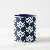 Ikat Stylized Floral - Indigo Blue en White Mok (Midden)