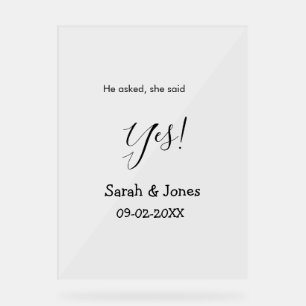 Il lui a demandé de dire oui fiançailles simple mi