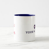 Il prend une tasse de café de village (Centre)