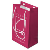 Il s'ajoute dans le sac cadeau de framboise (Dos Angle)