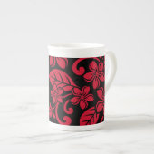 ÎLE PLUMERIA (NOIR/ROUGE) BONE CHINA MUG (Devant droit)