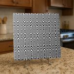 Illusion Optique En Mosaïque Géométrique Noire Et<br><div class="desc">Décor moderne et unique en son genre avec un motif sans couture aux formes géométriques en noir et blanc. Texture avec effet d'illusion optique.</div>
