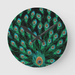 Illustratie met Peacock-veren op zwart Ronde Klok