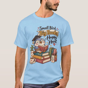 Illustratie van een schattige uil die boeken leest t-shirt