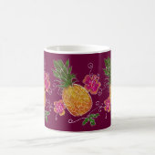 Illustration de trois ananas avec la tasse du (Centre)