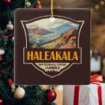 Illustration du parc national Haleakala Badge rétr<br><div class="desc">Design d'art vectoriel Haleakala. Le parc porte le nom de Haleakalā,  un volcan endormi à l'intérieur de ses limites.</div>