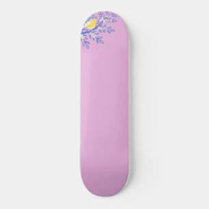 Illustreerde gele vogel op een roze achtergrond skateboard
