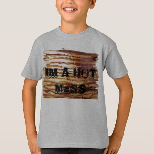 im een T-shirt met een warme rommeltaart (Voorkant)