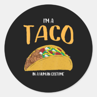 im een taco in een menselijke kostuum - halloween ronde sticker