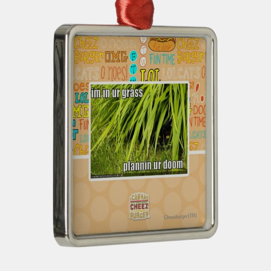 im in ons gras metalen ornament (Rechts)