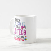 Im un technicien de laboratoire de tasse de café (Devant gauche)