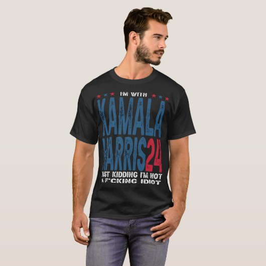 I'm With Kamala Just Kidding Not Idiot Retro T-shirt (Voorkant volledig)