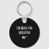 I'm With Skeleton Halloween Costume Funny Couples  Sleutelhanger (Voorkant)