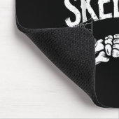 I'm With The Skeleton Funny Halloween Costume  Muismat (Hoek)