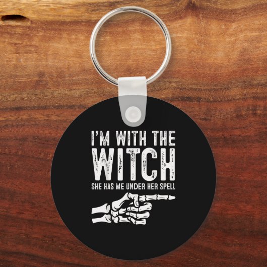 I'm With The Witch Funny Halloween Couple Costume Sleutelhanger (Voorkant)