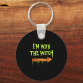 I'm With The Witch Funny Halloween His And Her Sleutelhanger (Voorkant)