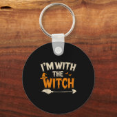 I'm With The Witch Funny Husband Halloween Costume Sleutelhanger (Voorkant)