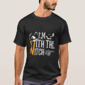 I'M With The Witch Halloween Couple Costumes T-shirt (Voorkant)