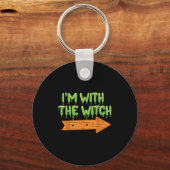 I'm With The Witch Halloween Couples Matching Soky Sleutelhanger (Voorkant)