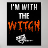I'm With Witch Skeleton Hand Funny Halloween Husba Poster (Voorkant)