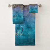 Image florale de mandala et de confettis d'or (En situation)