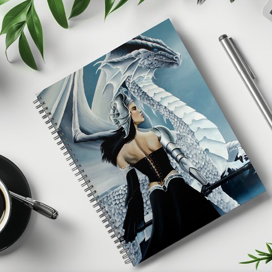 Imaginaire de dragon blanc de la reine d'hiver