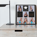 Imitation Canevas Chic Black Gold Graduation Senior Portrait Photo<br><div class="desc">Un collage photo collage de graduation sur mesure avec un carré noir chic et un texte en or pour une lycéenne diplômée de la classe de 2025. Customisez avec vos portraits supérieurs, le nom de l'école et la classe de graduation sous l'élégante calligraphie pour un grand cadeau de graduation personnalisé....</div>
