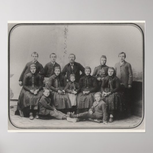 Immigrant Family Portrait Poster (Voorkant)