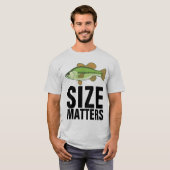 IMPORTANCE DE TAILLE Funny FIshing T-Shirts (Devant entier)