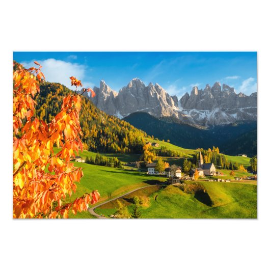 Impression Photo Automne dans un paysage de Dolomites avec église (Devant)
