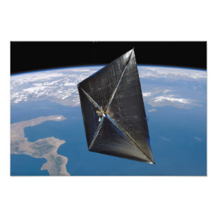 Impression Photo Concept d'artiste de NanoSail-D dans l'espace