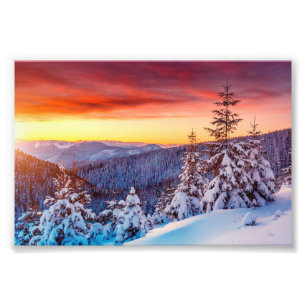 Impression photo de scène hivernale de montagne au