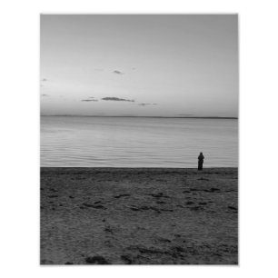 Impression photo d'une silhouette isolée debout su