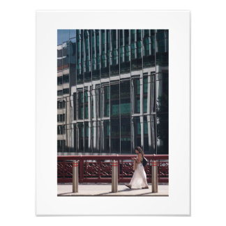 Impression Photo Femme traversant le viaduc d'Holborn à Londres (15