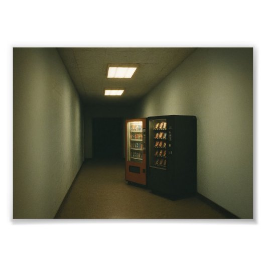 Impression Photo Hall Liminal Dreamcore avec distributeur automatiq (Devant)